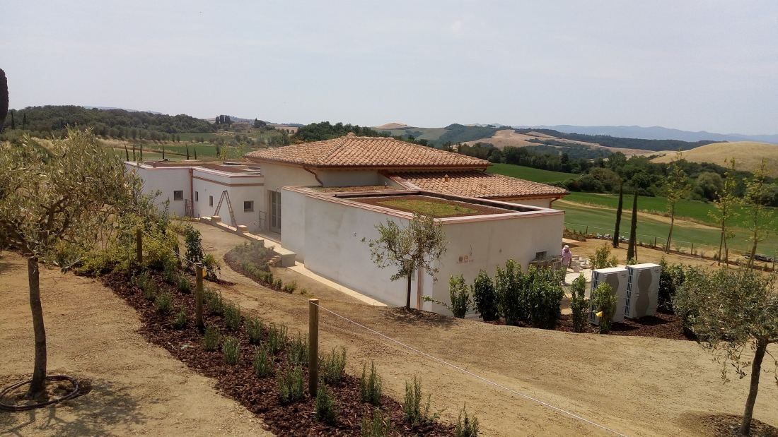 Villa completata con sistemazioni esterne